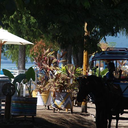 Star Bar And Bungalows Gili Air Extérieur photo