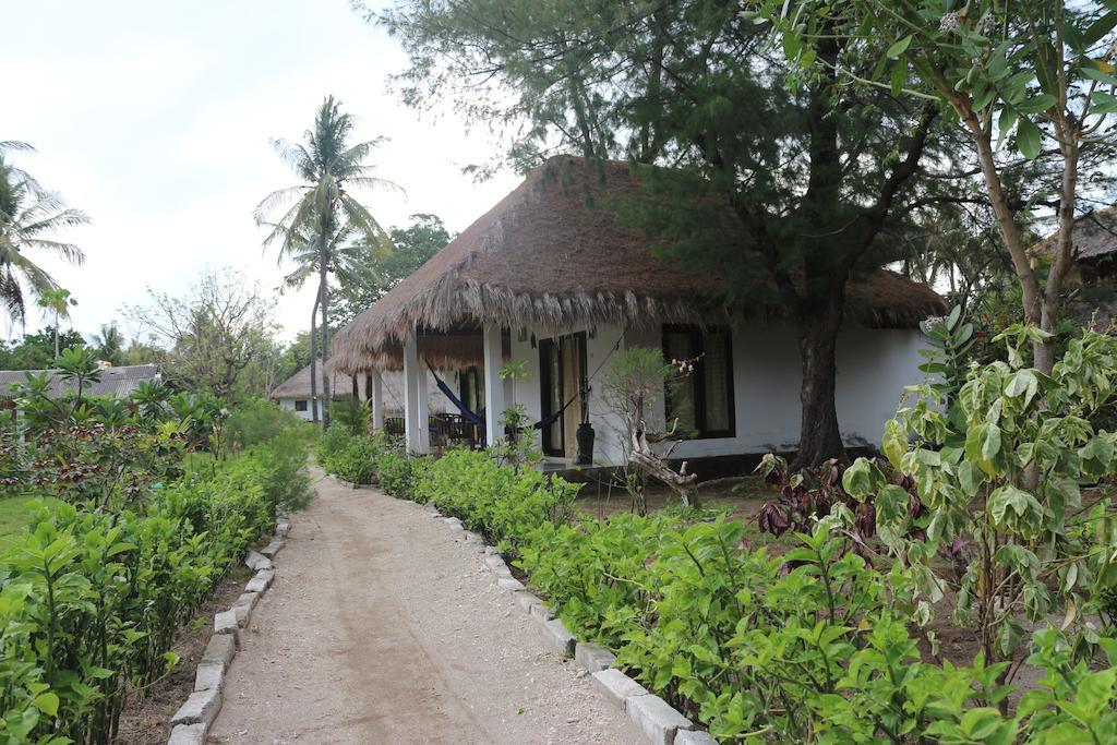 Star Bar And Bungalows Gili Air Extérieur photo