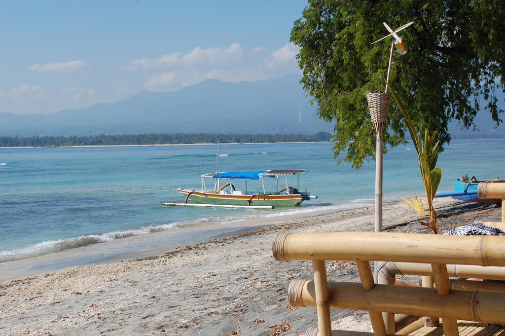 Star Bar And Bungalows Gili Air Extérieur photo