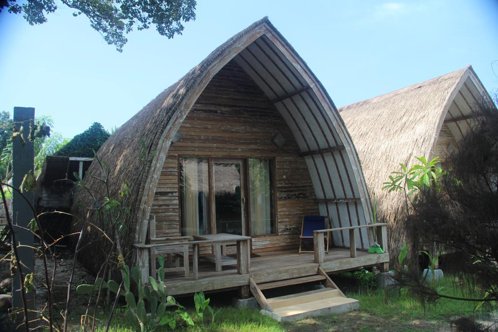 Star Bar And Bungalows Gili Air Extérieur photo