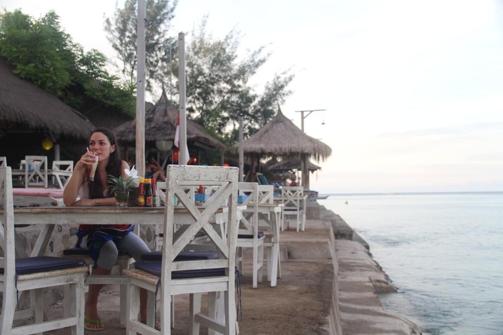 Star Bar And Bungalows Gili Air Extérieur photo